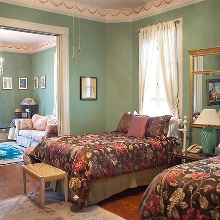 Arbor House Suites Bed And Breakfast Сан-Антонио Экстерьер фото