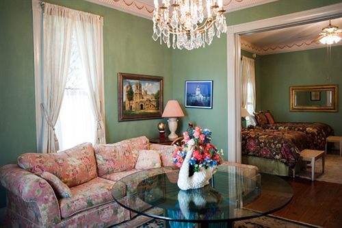 Arbor House Suites Bed And Breakfast Сан-Антонио Экстерьер фото