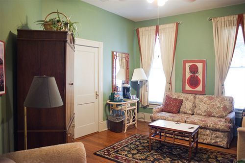 Arbor House Suites Bed And Breakfast Сан-Антонио Экстерьер фото